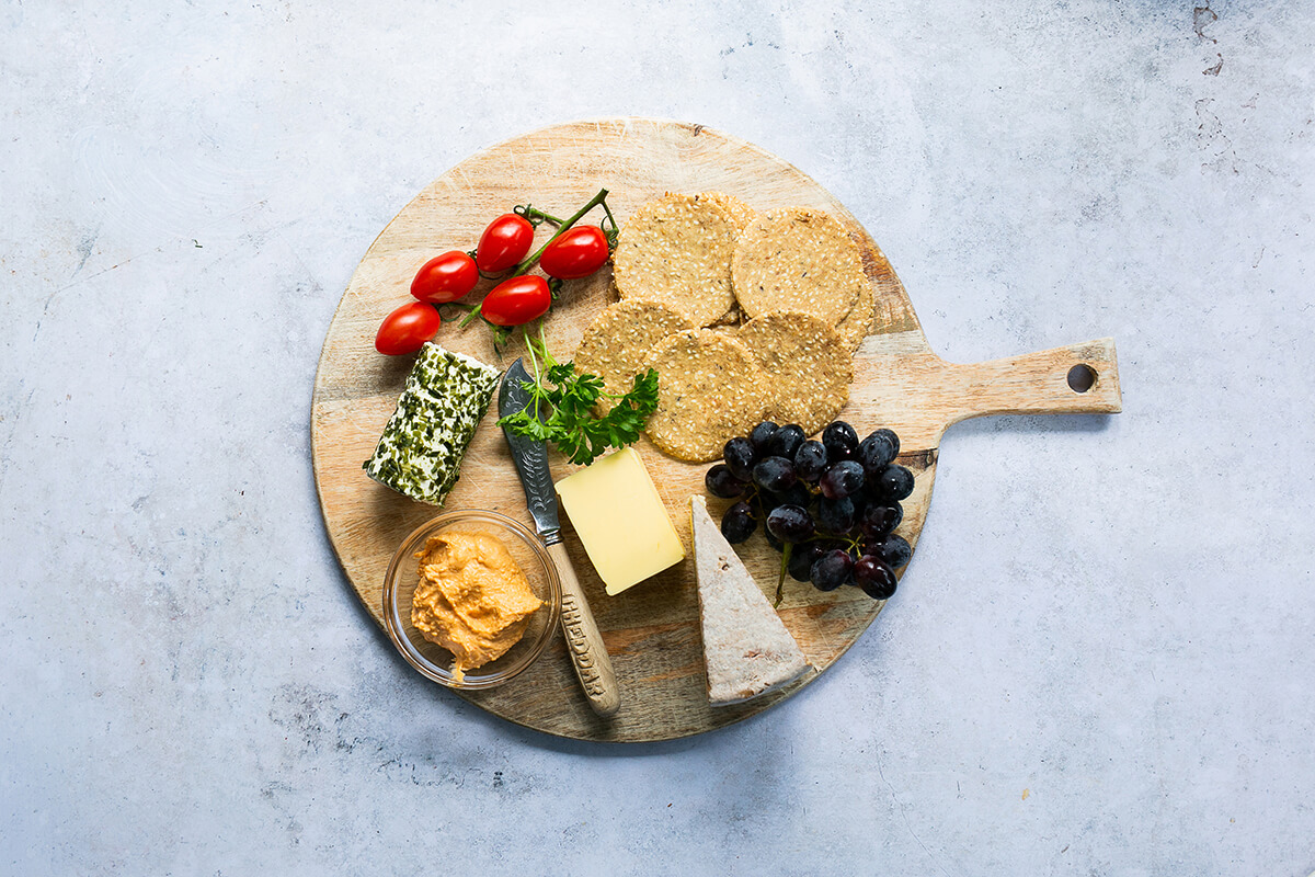go low seedy crackers with cheese